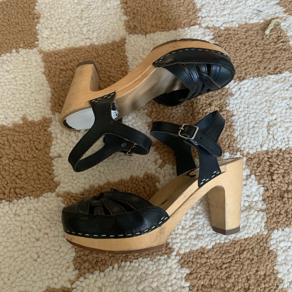 Swedish hasbeens mary jane clogs